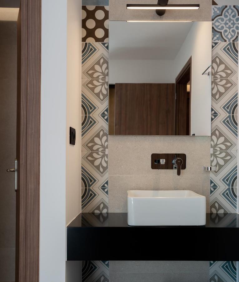 O-Cyanea Villa With Heated Pool Kournas Екстер'єр фото